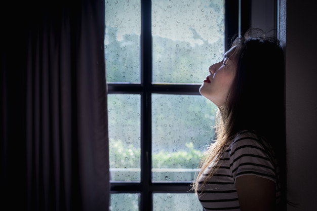 broken-heart-young-woman-is-crying-dark-room-with-rainy-season_42682-384