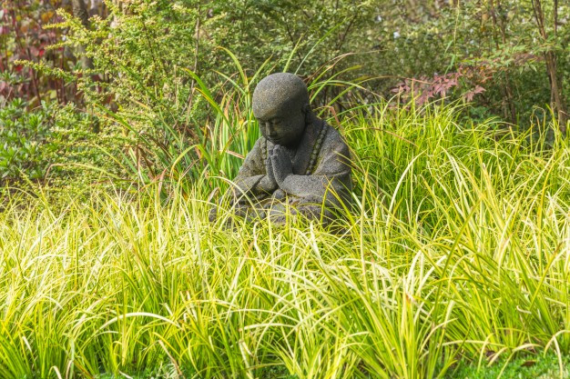 black-child-statues-wuxi-nianhuawan-park_1359-1143