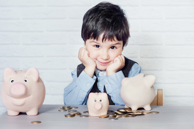 boy-with-pig-piggy-bank_85523-42